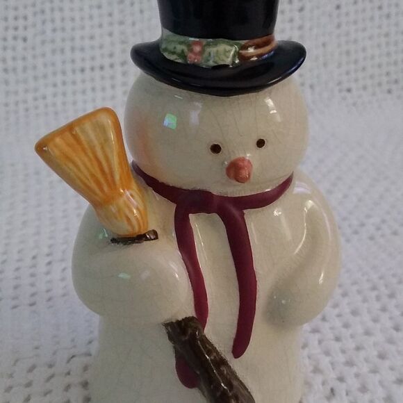 Holiday Set of Snowman Salt & Pepper Shakers • Frosty Christmas Salt & Pepper - Picture 13 of 13